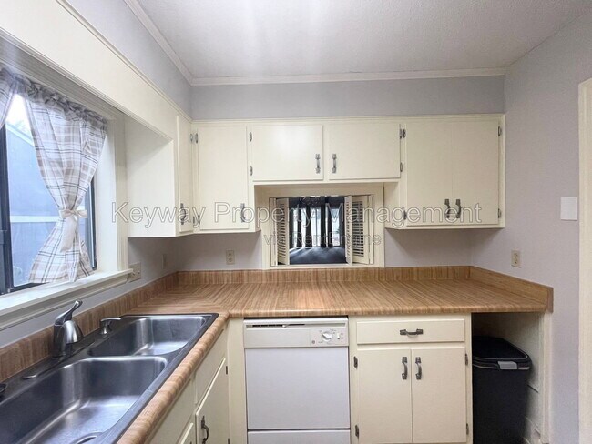 Building Photo - 839 Wimbledon Dr