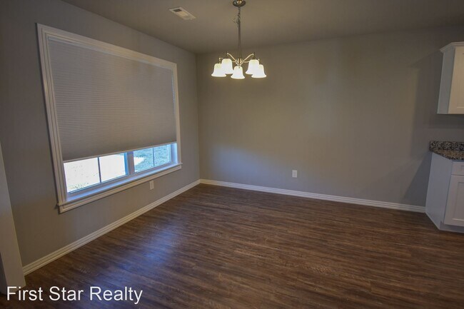 Building Photo - 4 br, 2 bath House - 760 Captain Marshall ...
