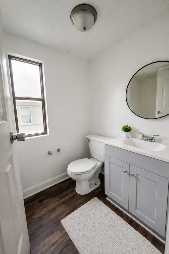 Building Photo - 412 McElhaney Rd