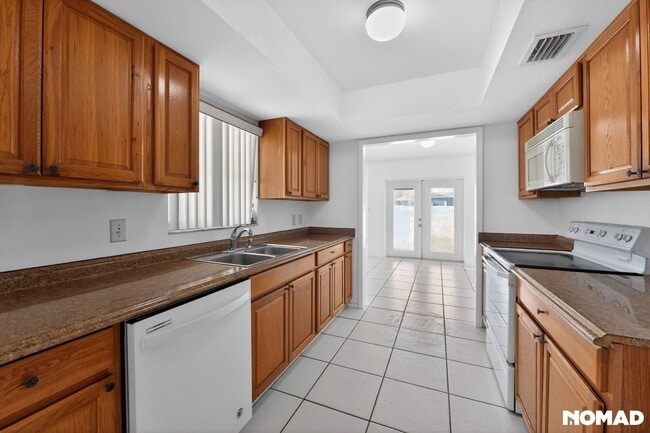 Building Photo - 253 Glenwood Ave