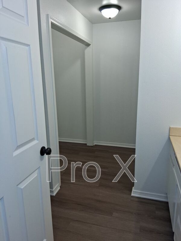 Building Photo - 1403 Camellia Dr