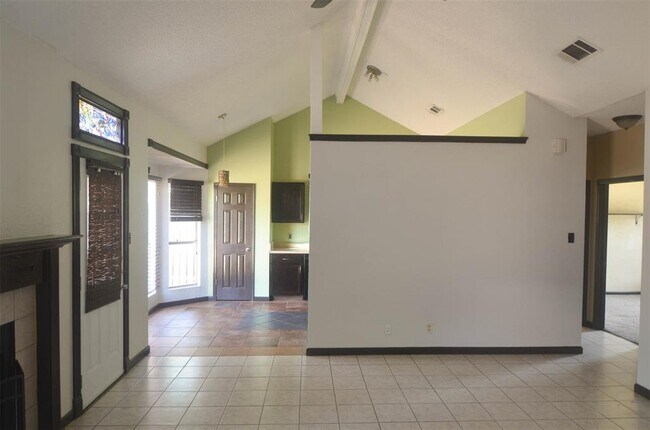 Building Photo - 16402 Malden Dr