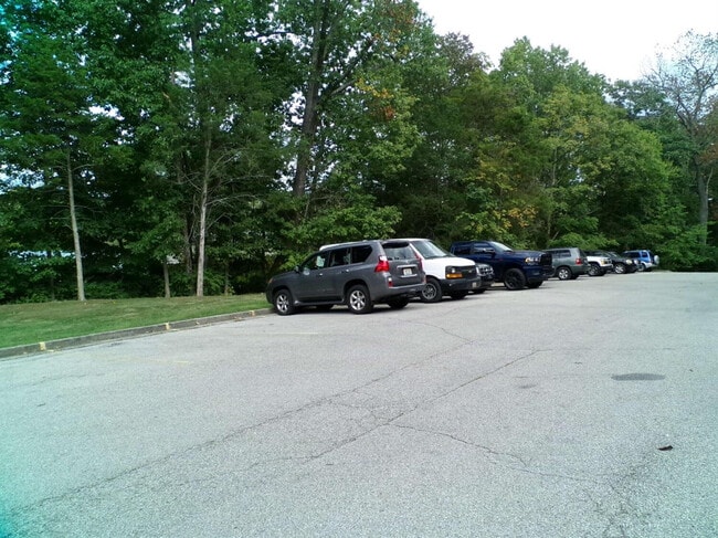 Building Photo - 244 Meadowview Dr