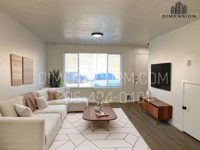 Interior Photo - 1601 N. LaVenture Rd