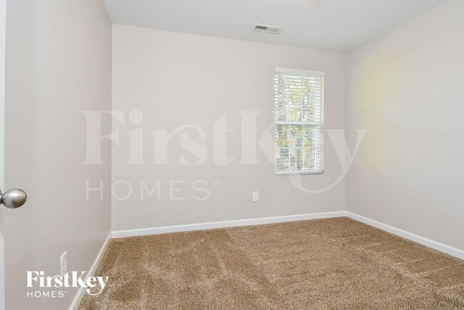 Building Photo - 325 Oferrell St