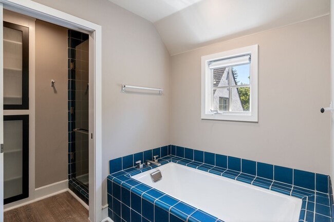 Building Photo - Contemporary Home in Desirable Community C...