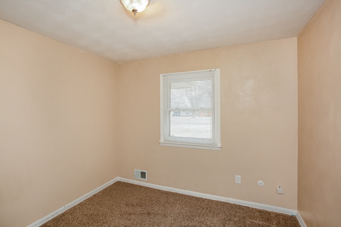 Building Photo - 709 Ernie Lu Ave