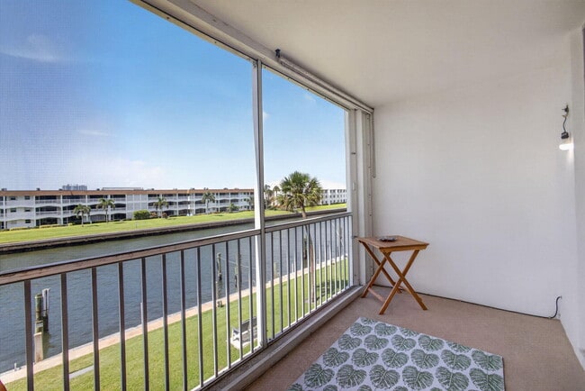 Building Photo - 100 Paradise Harbour Blvd