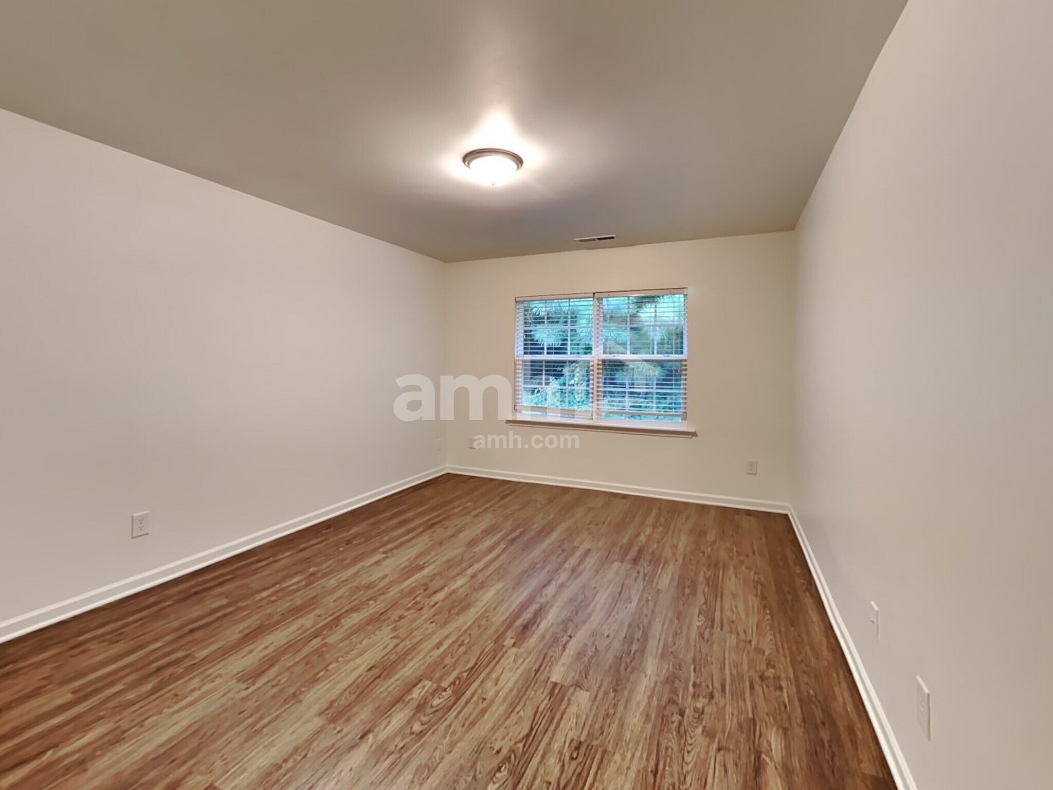 Building Photo - 1625 Essexwood Dr