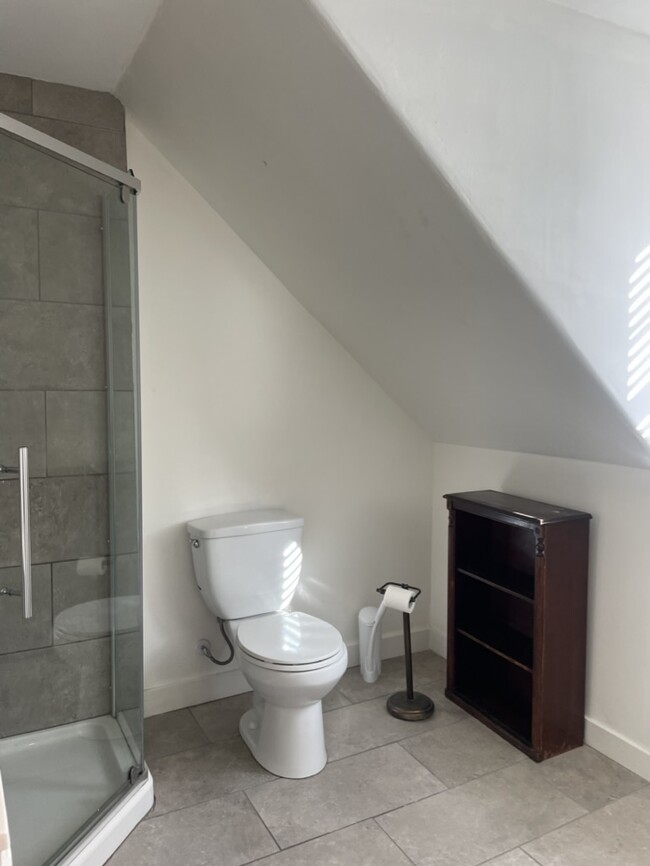 Bathroom Upstairs with Standup Shower - 17 Arlington St