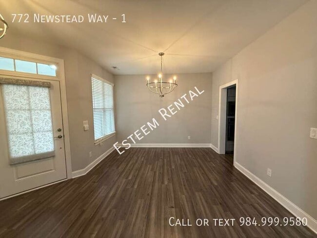 Building Photo - 772 Newstead Way