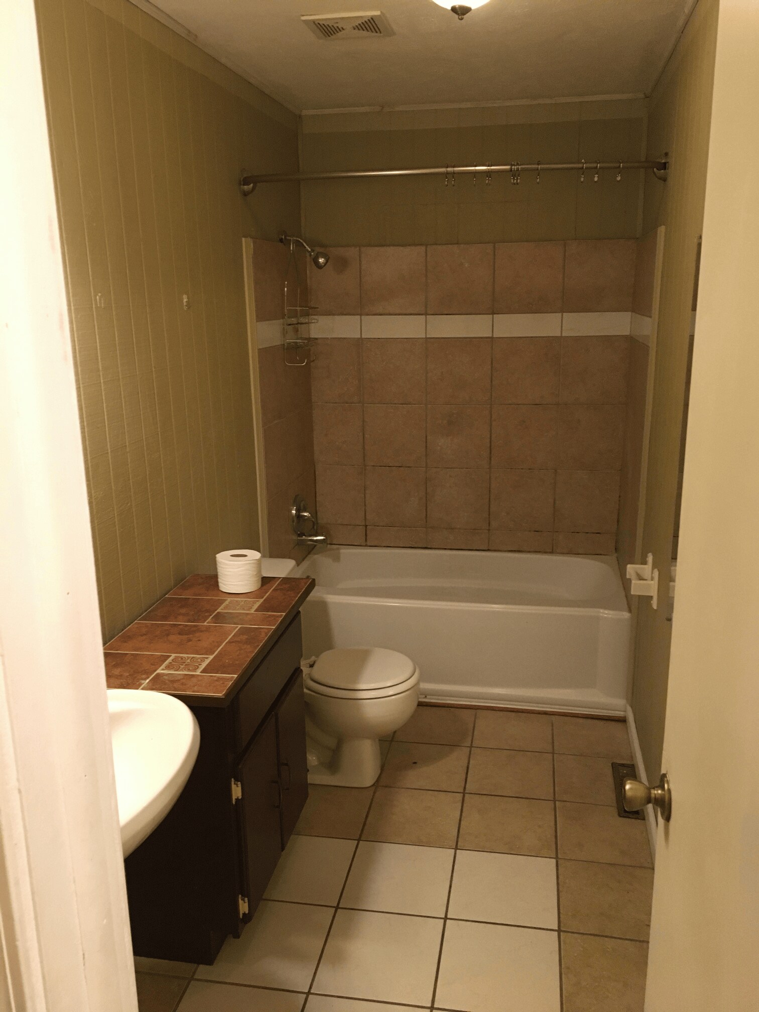 Building Photo - 2304 W Lotus St