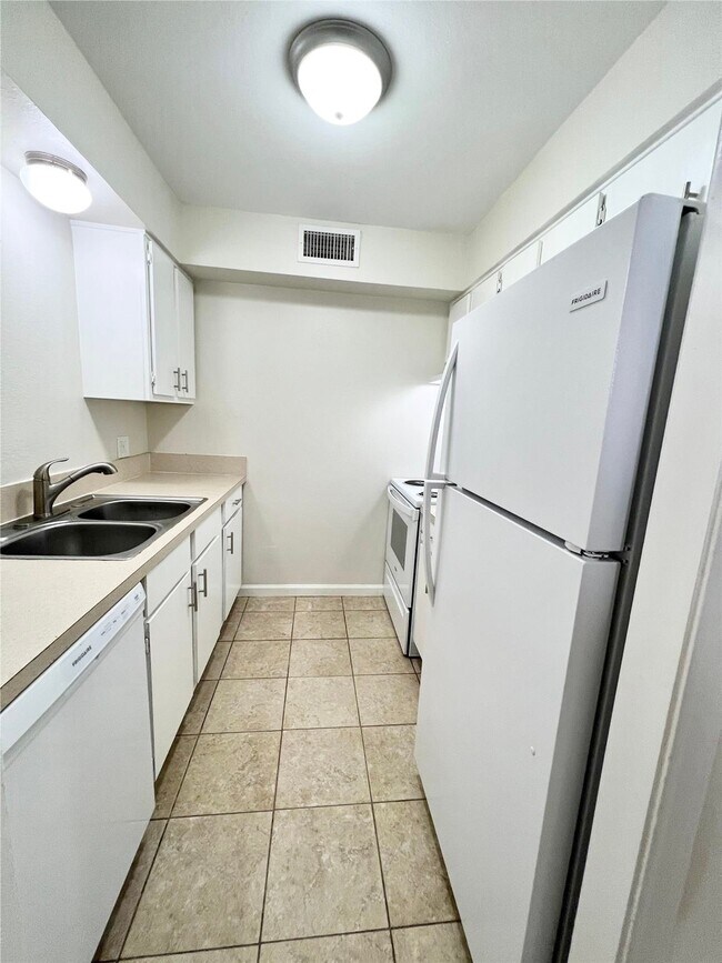 Building Photo - 130 Oyster Creek Dr