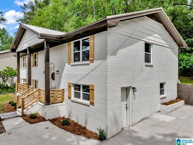 Building Photo - 917 S Forrest Dr