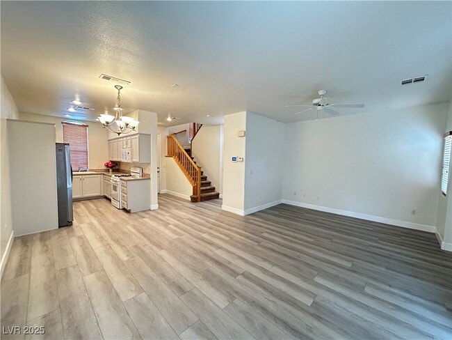 Building Photo - 136 Tilbury Ave