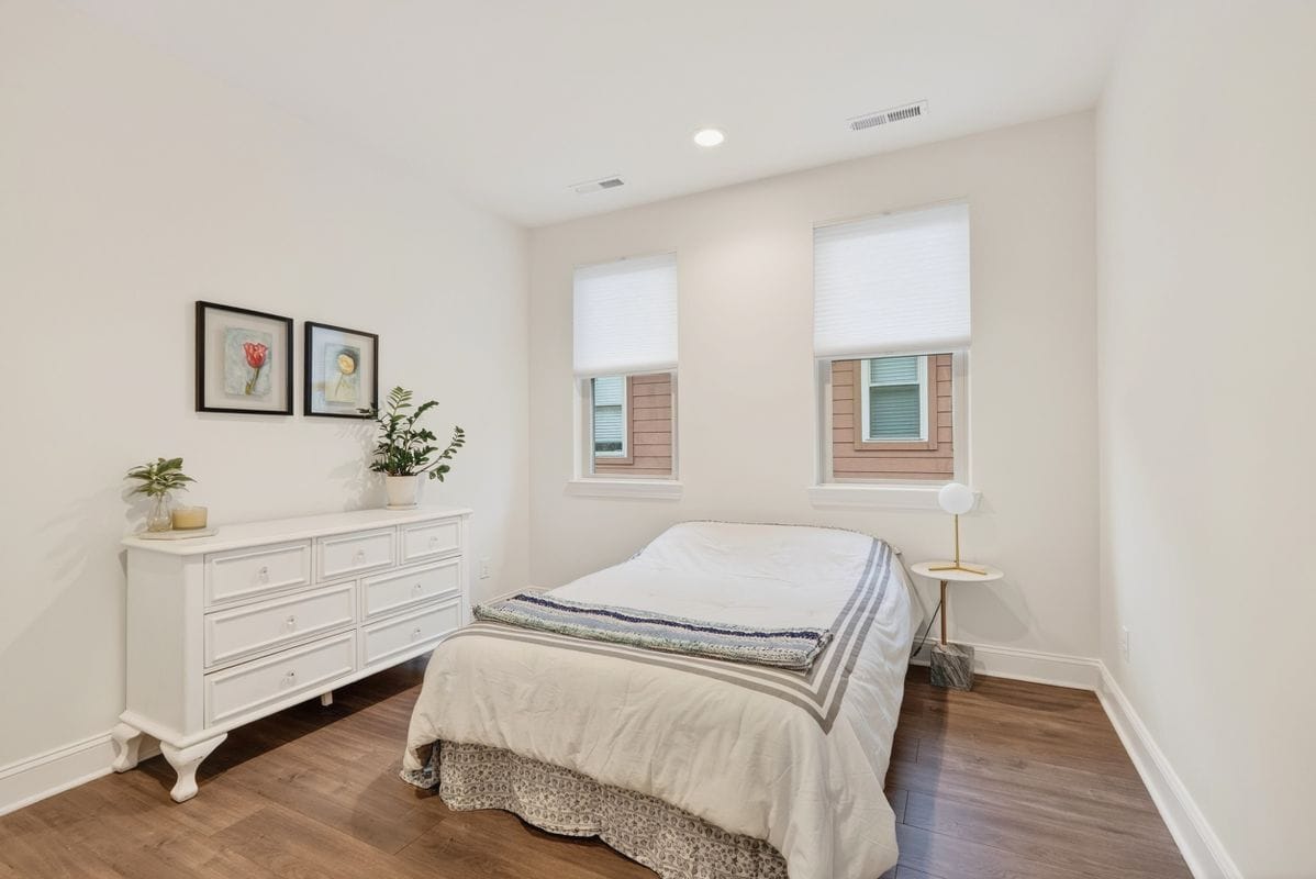 Building Photo - 927 Ramseur St