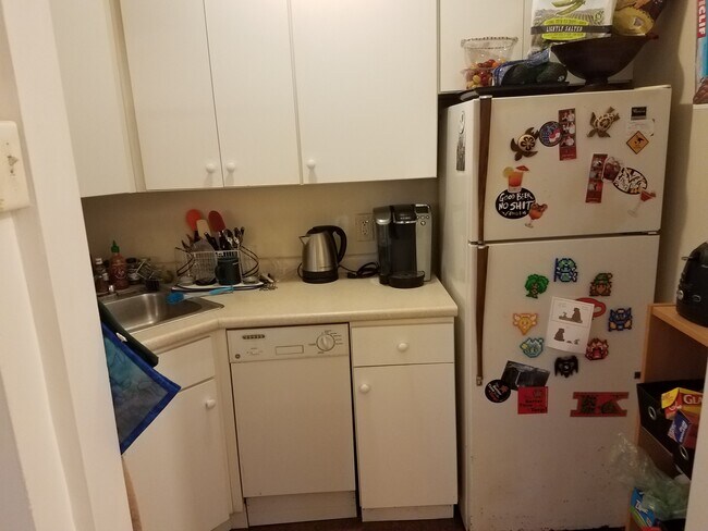 Building Photo - 5740 Elmer St