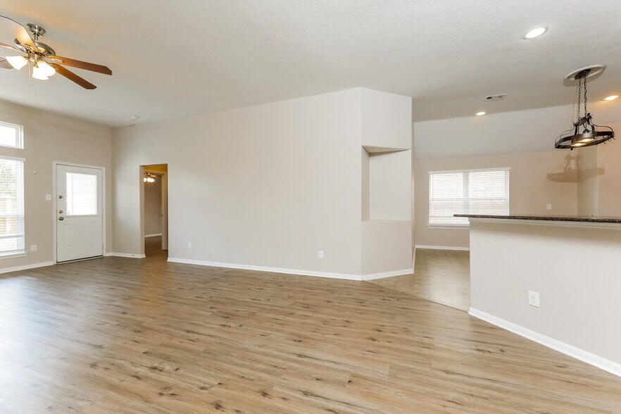 Building Photo - 9957 Yearling Pl