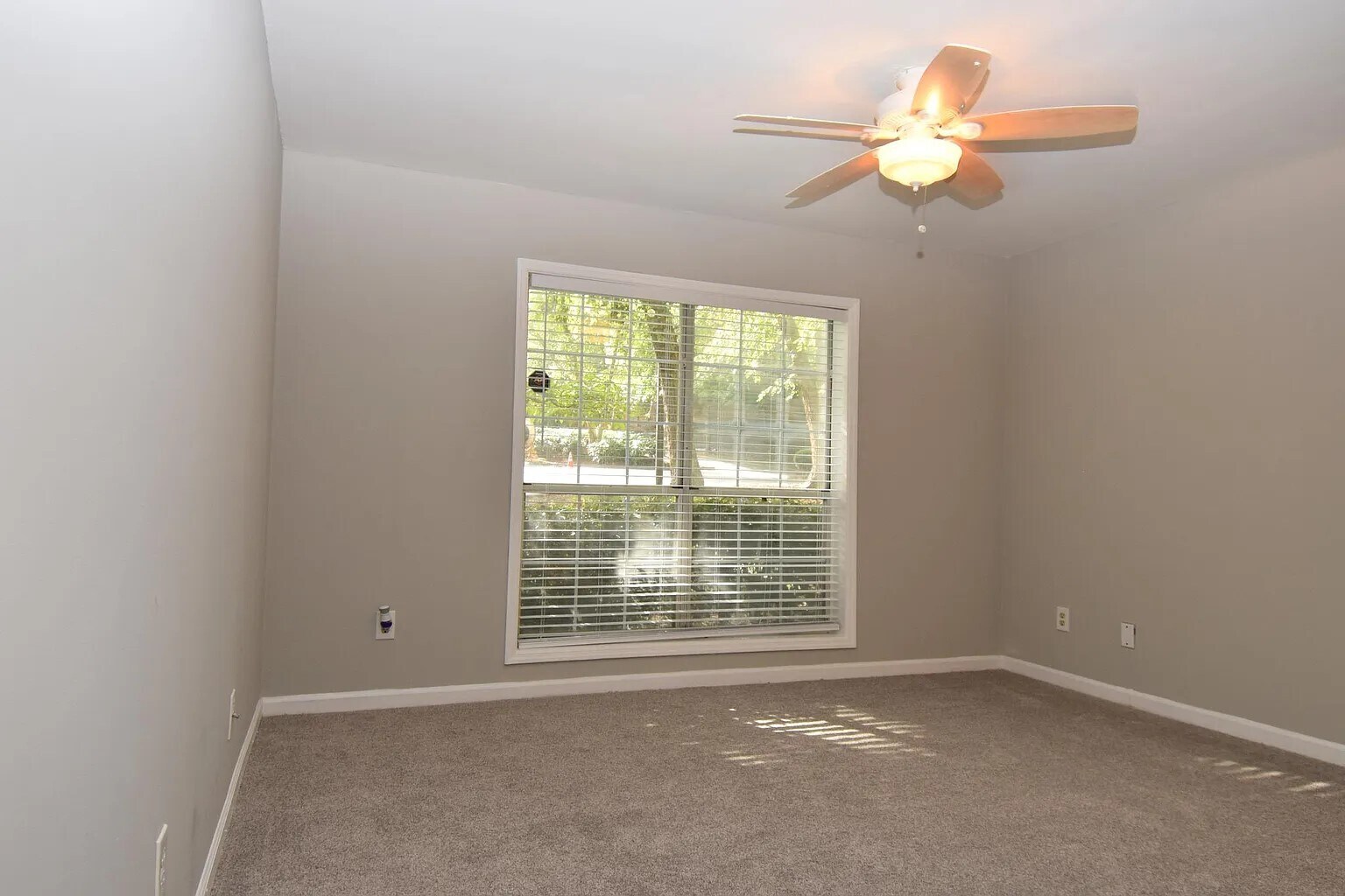 Bed room-1 - 302 Lenox Way NE