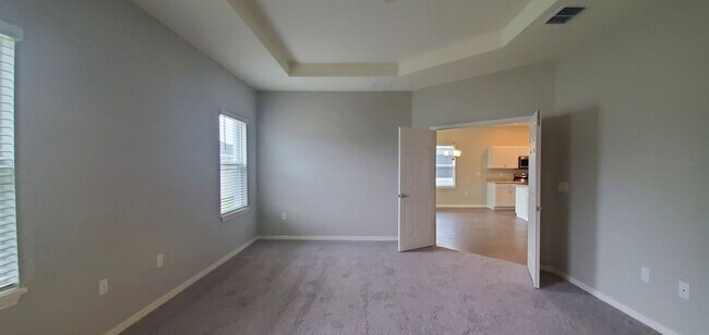 Building Photo - 4-Bedroom, 2.5-Bathroom in Winter Haven