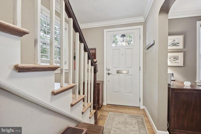 Building Photo - 900 N Livingston St