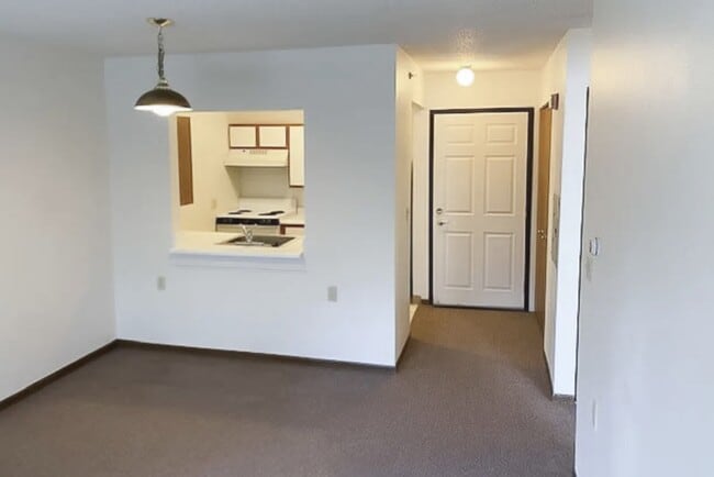 Building Photo - 2700 Marfitt Rd