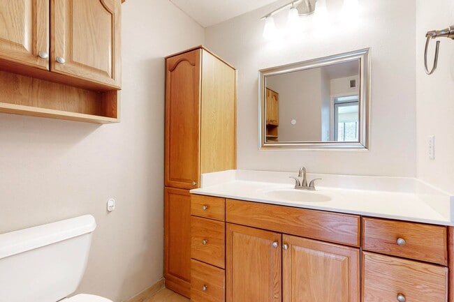 Building Photo - NE well located  Two Bedroom Condo.