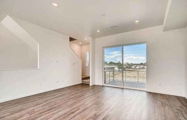 Building Photo - 6770 Raritan Dr