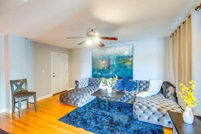 Building Photo - 8138 S Kedzie Ave