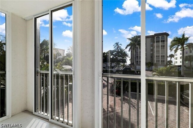 Building Photo - 9486 Gulf Shore Dr