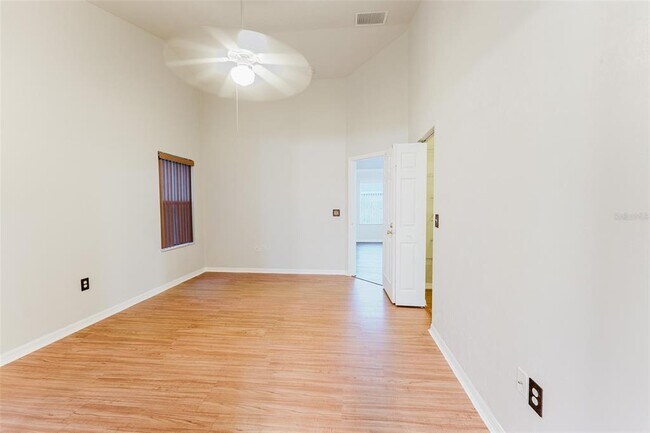 Building Photo - 2114 NW 52nd Pl