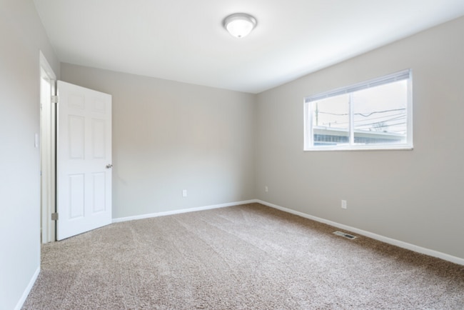 Building Photo - 10015 Groh Rd