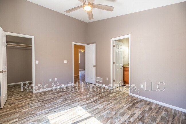 Building Photo - 1113 Banjo Ct