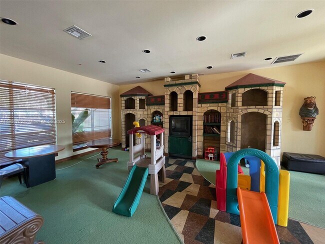 Building Photo - 4856 N State Rd 7