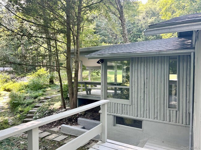 Building Photo - 272 Drake Rd