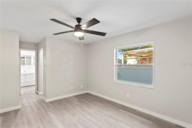 Building Photo - 615 W Virginia Ave