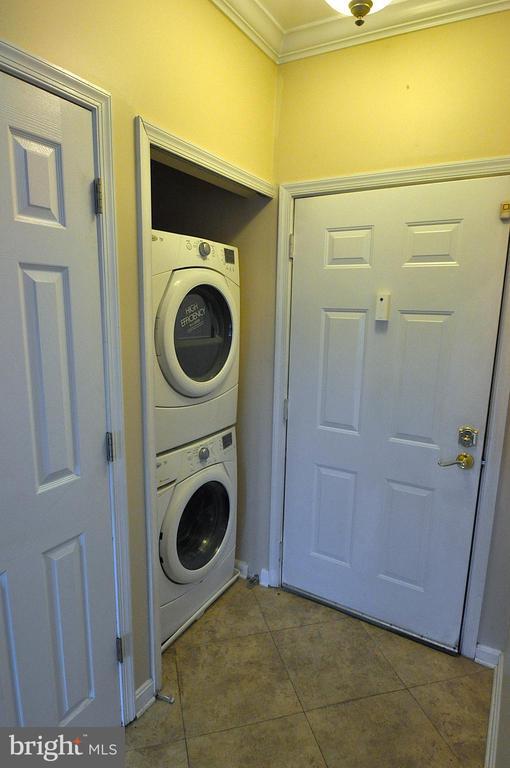 Building Photo - 4550 Strutfield Ln