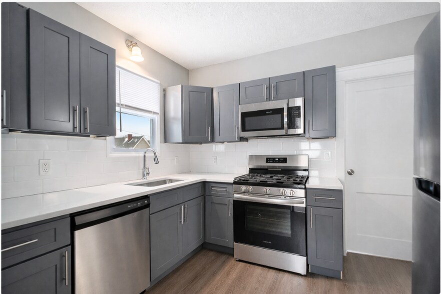 Building Photo - 3366 W 88th St