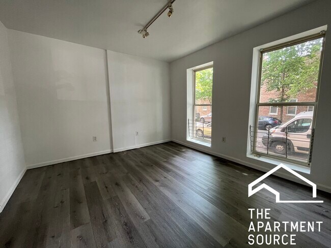 Building Photo - 2732 W Chicago Ave