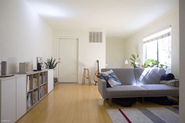 Primary Photo - 1409 West St