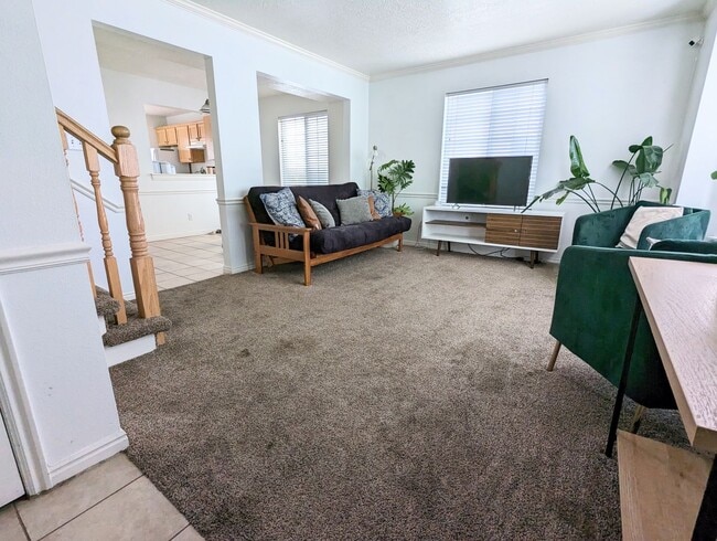 Building Photo - Provo Townhouse