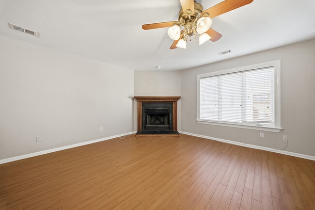 Building Photo - 824 W Ocean View Ave