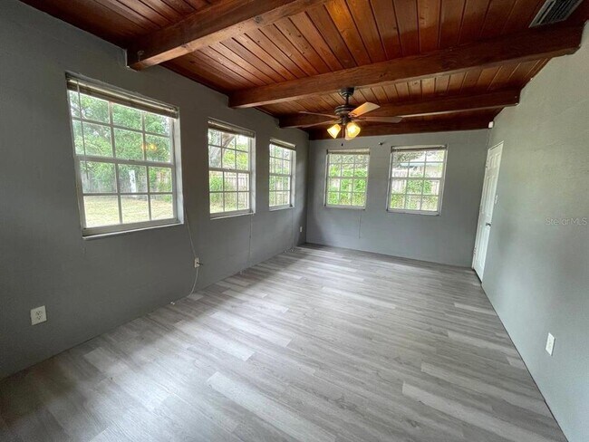 Building Photo - 123 Wildwood St
