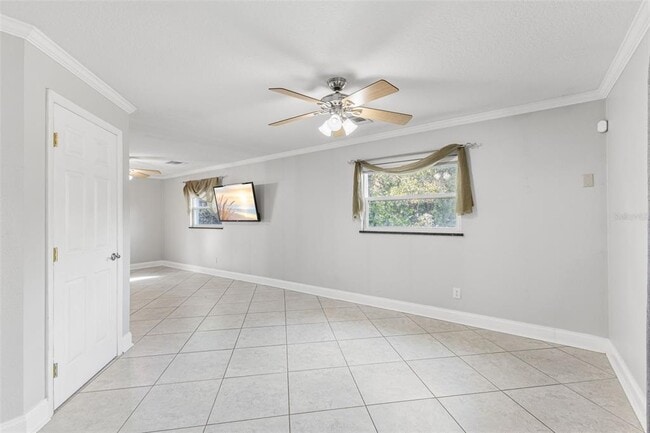 Building Photo - 3059 Hickory Dr