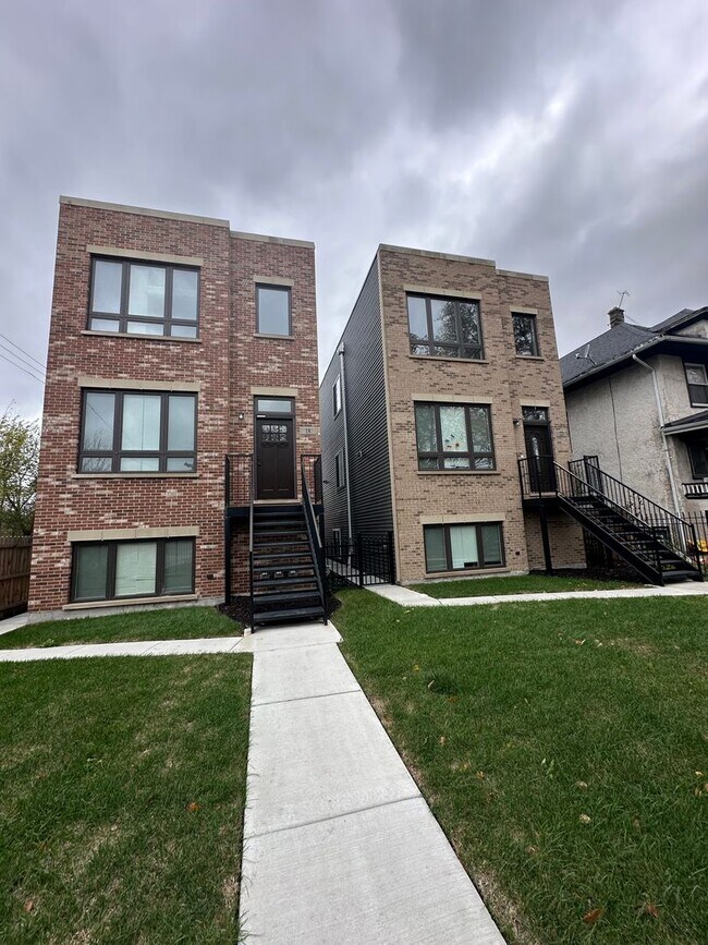 Primary Photo - 22 N Parkside Ave