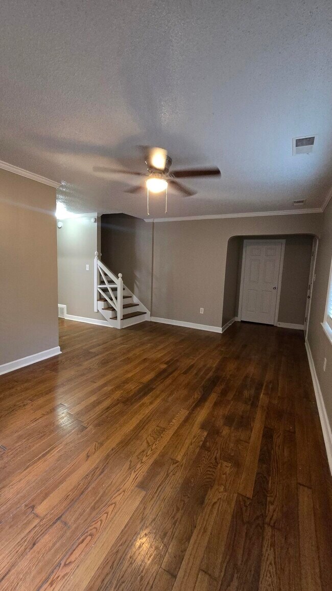 Building Photo - 258 Lombardy Pl