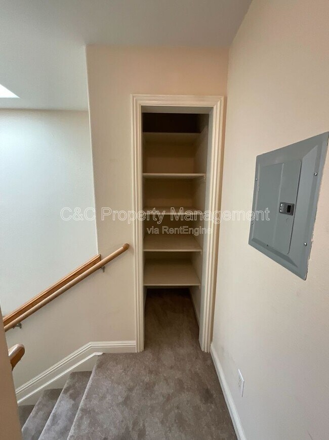 Building Photo - 1421 N First St