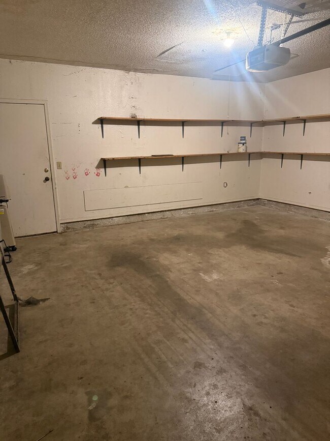 Building Photo - 1166 N Eagle Ln