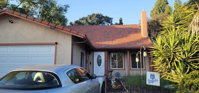 Building Photo - 11184 Madrigal St