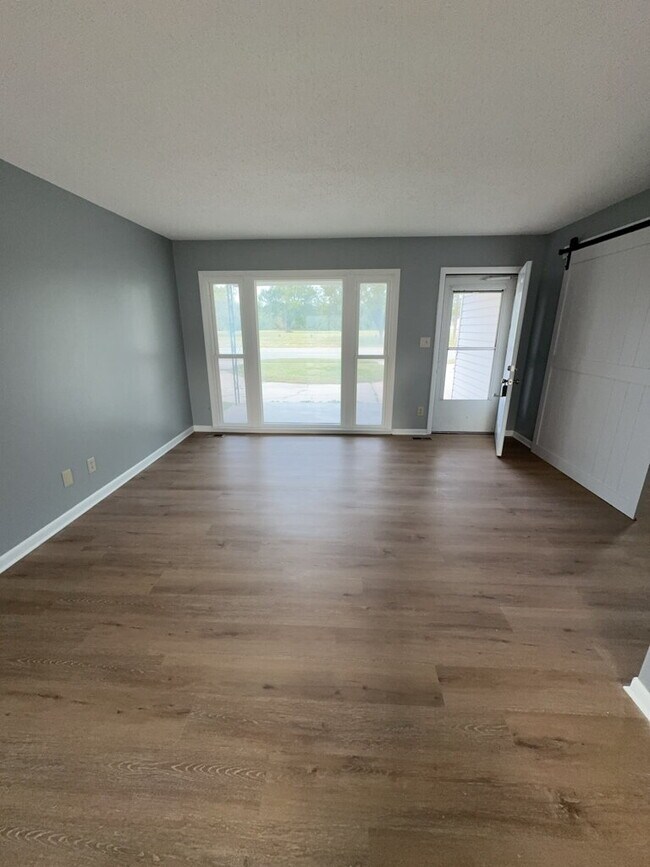 Building Photo - "Charming 3-Bedroom Home with 2 Full Baths and 1580 Sq Ft of Living Space in Wichita!"